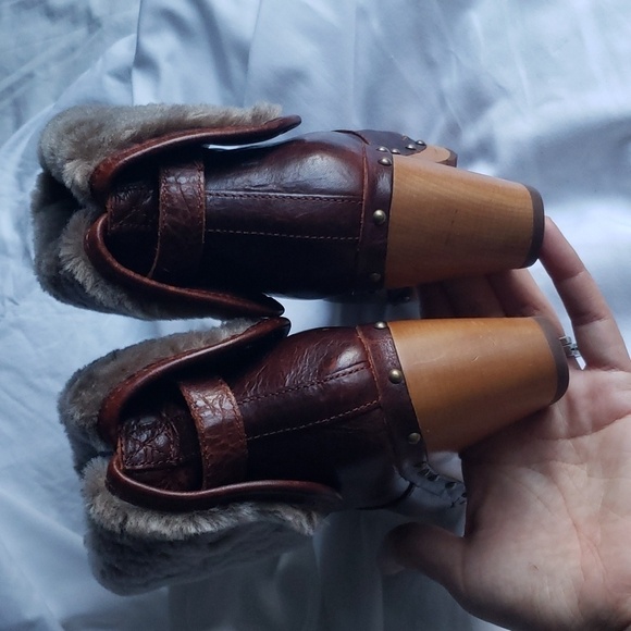 UGG AUSTRALIA "LYNNEA" BROWN LEATHER SHEARLING LINING WOOD CLOG BOOTS size5 - Picture 7 of 16